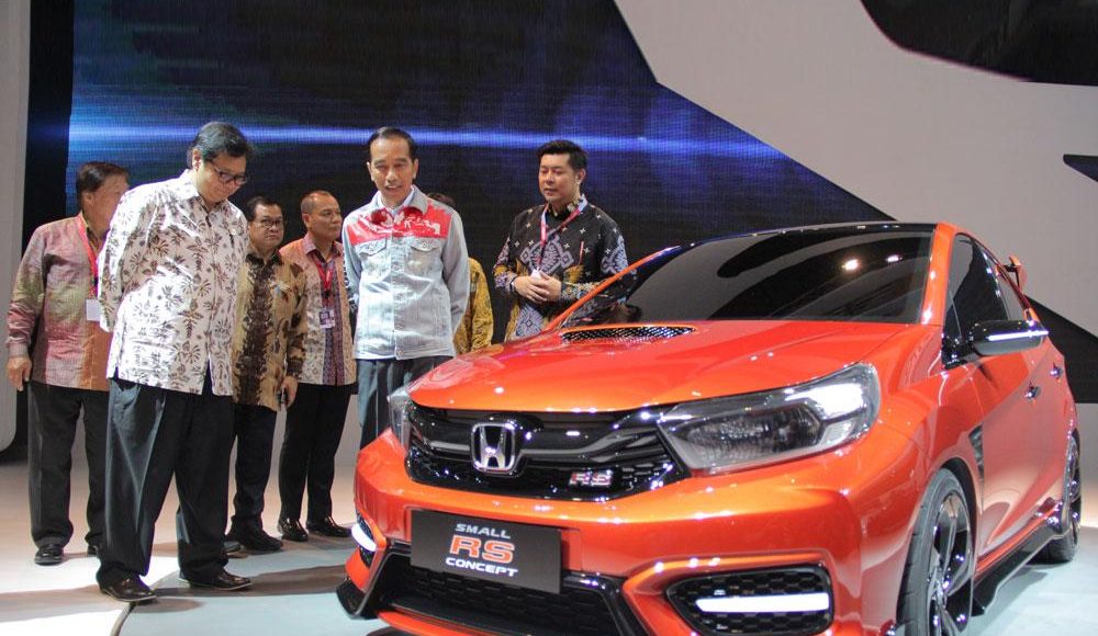 Mobil Honda Small RS World Premiere