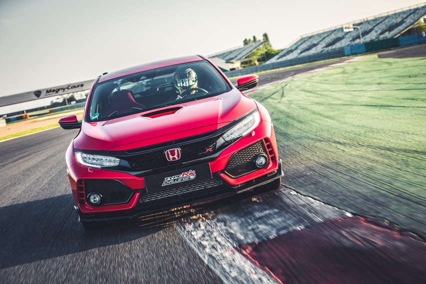 Honda Civic Type R Kembali Cetak Rekor Mobil FWD Tercepat 
